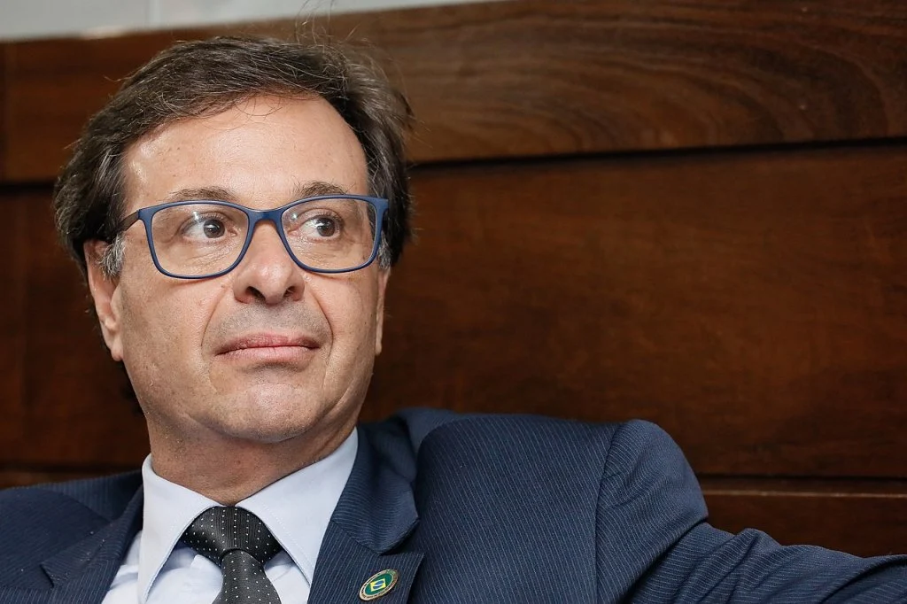 Polícia Federal prende ex-ministro Gilson Machado em Recife