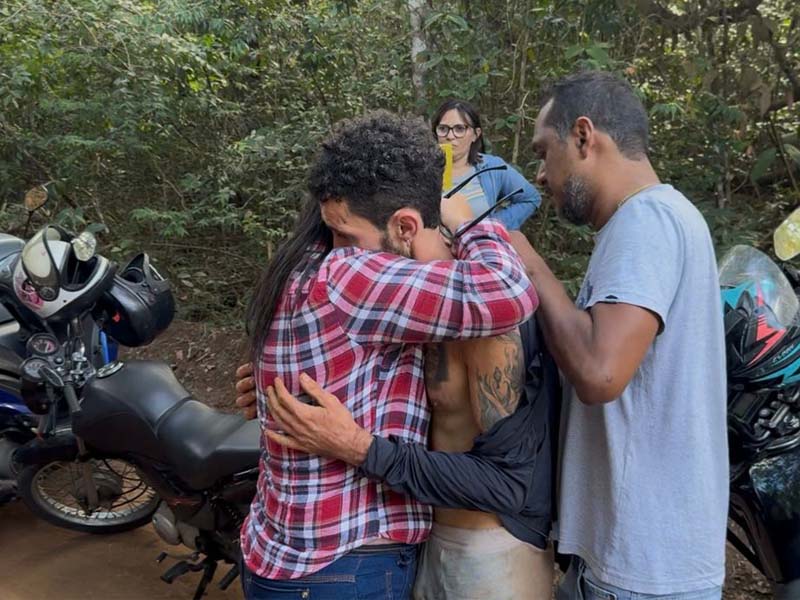 Vídeo: veja o momento em que homem desaparecido há três dias é encontrado