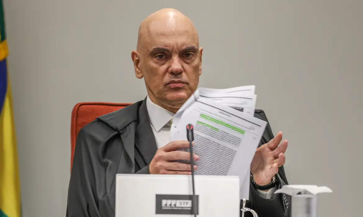 Alexandre de Moraes mantém prisão de kid preto pela trama golpista