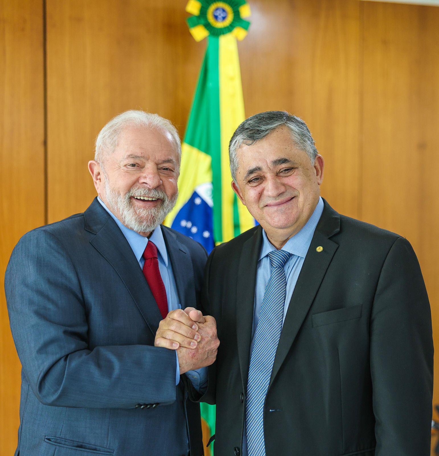 Saúde do Ceará recebe R$ 340 milhões e Crato, Juazeiro, Barbalha e Santana do Cariri estão entre as cidades contempladas, anuncia Guimarães