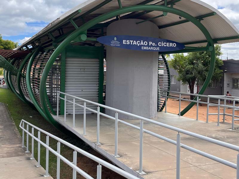 VLT do Cariri apresenta falhas mecânicas e passageiros ficam sem utilizar o transporte há dois dias
