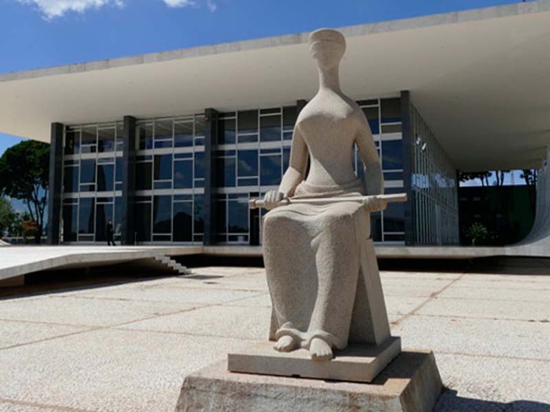 Supersalários no Judiciário crescem 49,3% em 2024, mostra estudo