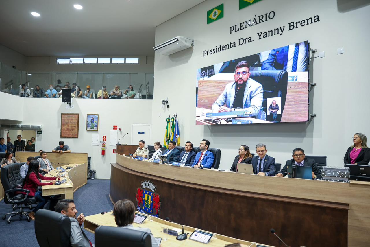 Câmara aprova subsídio para transporte coletivo e reconhece ato de bravura de jovem juazeirense em sessão com duração de 7h
