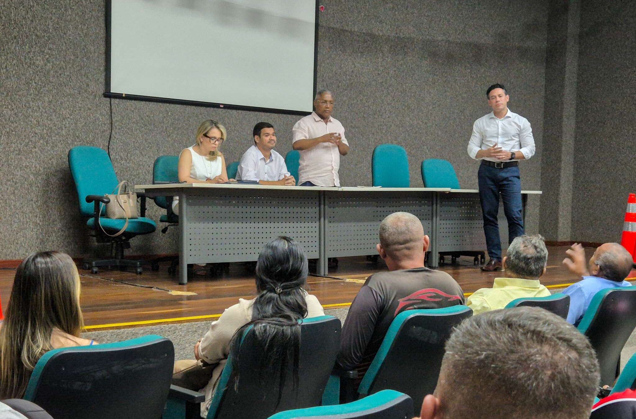 Detran-CE discute nova lei de combate ao comércio ilegal de peças automotivas com setor de desmontagem e sucatas