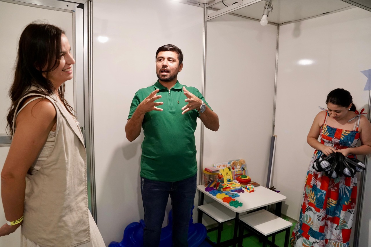 Primeira-dama do Estado visita sala sensorial do Instituto Heitor Coelho no Parque Lima