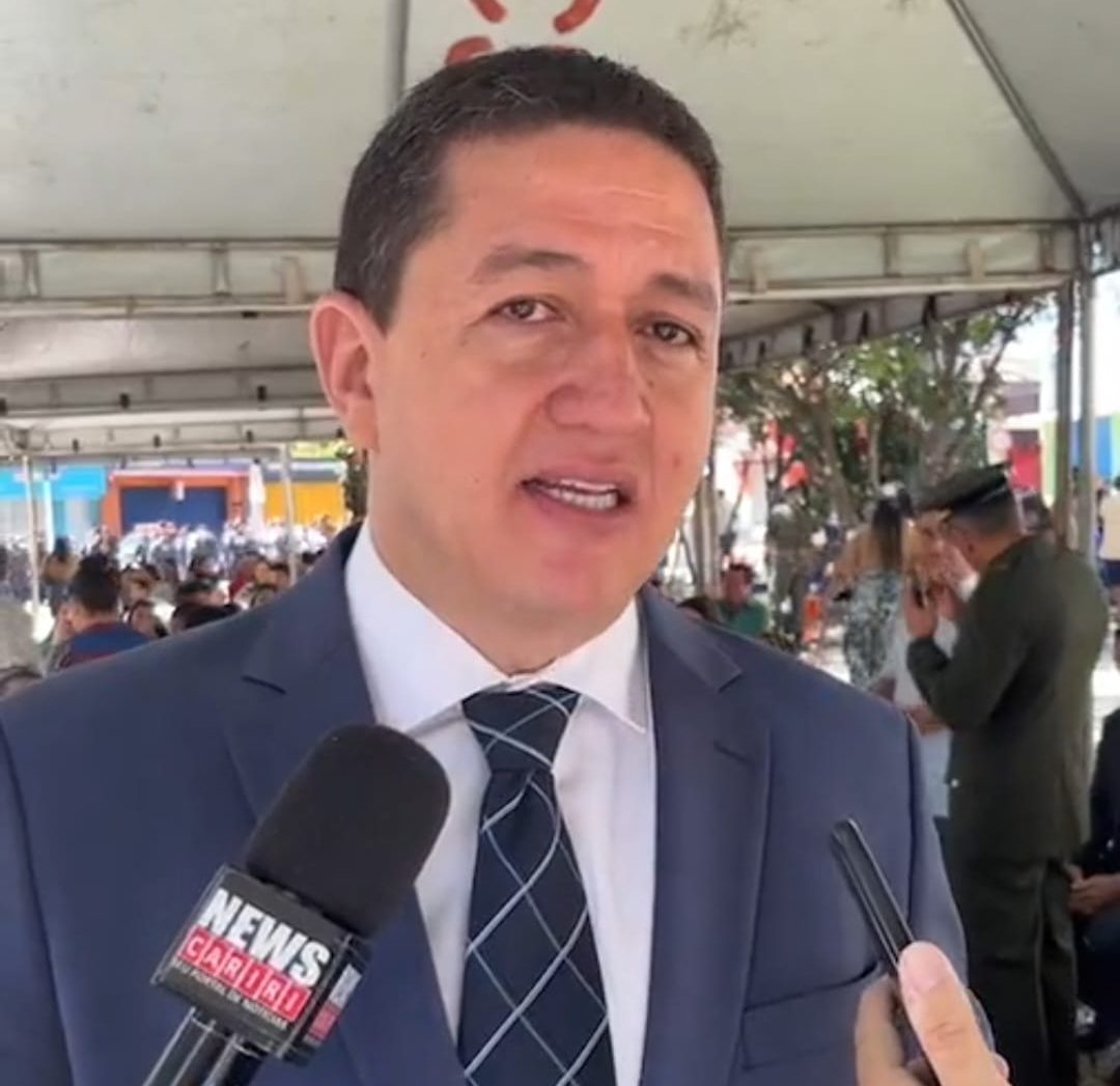 AO VIVO: prefeito Glêdson Bezerra participa de ato cívico em comemoração aos 114 anos de emancipação de Juazeiro do Norte