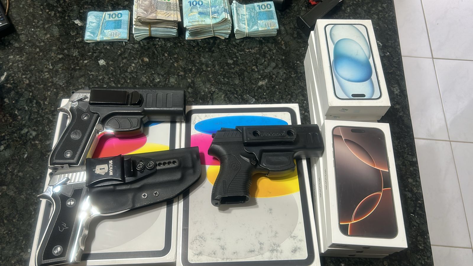AO VIVO: Polícia Federal e Receita realizam operação de combate a uma associação criminosa que contrabandeava aparelhos importados no Cariri e em Pernambuco