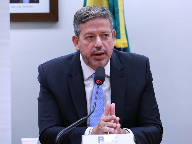 Comissão da Câmara aprova isenção do IR para quem ganha R$ 5 mil