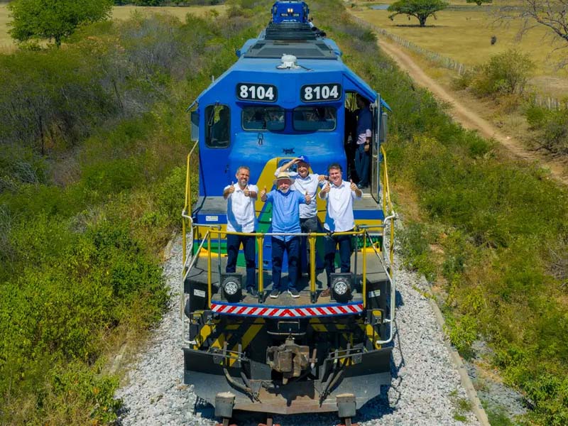 Vídeo: Lula visita obras da Transnordestina em Missão Velha