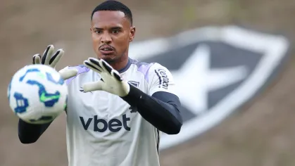 Botafogo encaminha venda de John ao Nottingham Forest; saiba detalhes