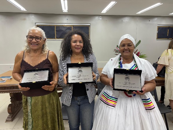 Crato homenageia vozes do protagonismo feminino com entrega da Comenda Maria do Espírito Santo