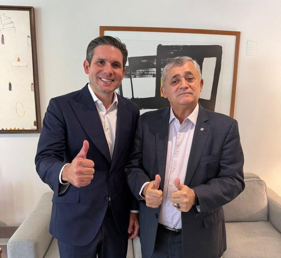 De volta a Brasília, Guimarães se reúne com Hugo Motta e Gleisi para acelerar regulação das redes