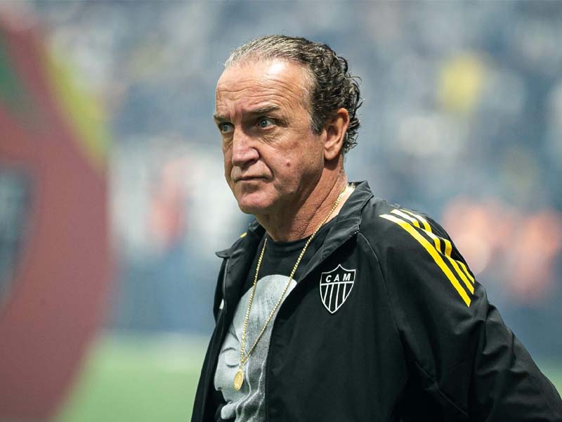 Atlético-MG anuncia saída do técnico Cuca, oito meses após contratação