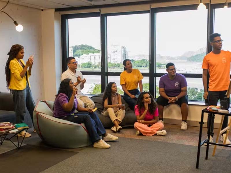 Curso gratuito abre 2,2 mil vagas para jovens cearenses em busca do primeiro emprego