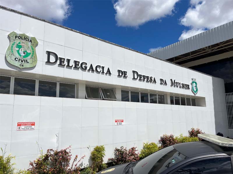 Vídeo: Polícia investiga homem no Crato por gravar vídeos relatando desejo de ficar com adolescente que é anã