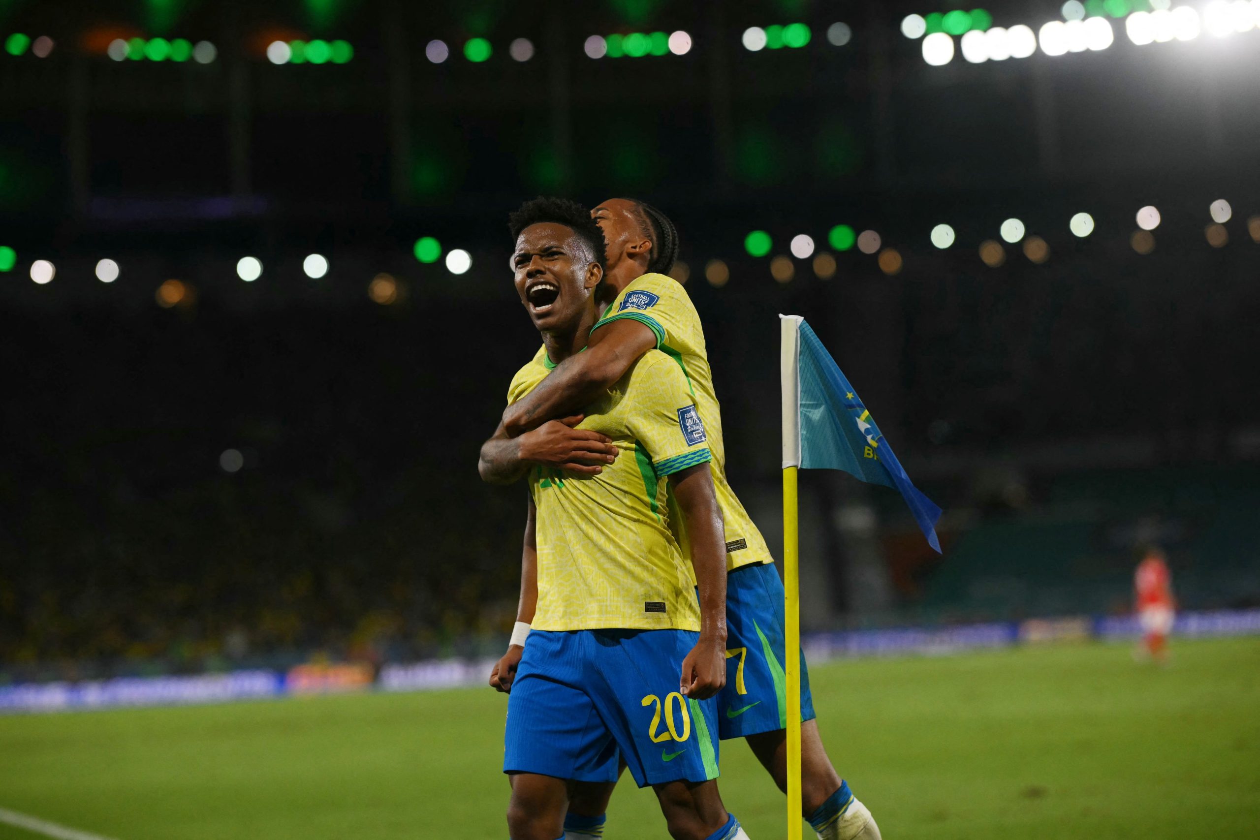 Brasil joga bem no Maracanã e derrota Chile pelas Eliminatórias