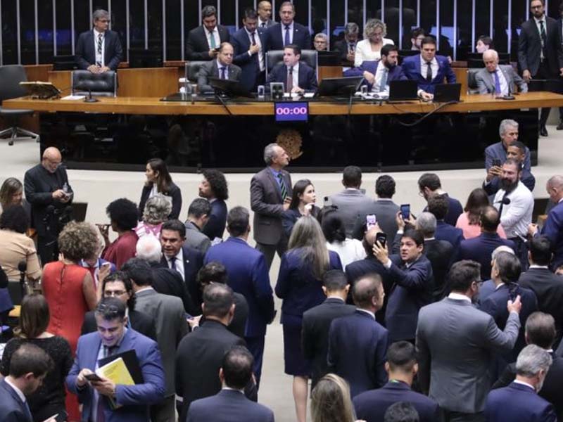União Brasil dá 24 horas para filiados deixarem cargos no governo sob pena de punição por infidelidade