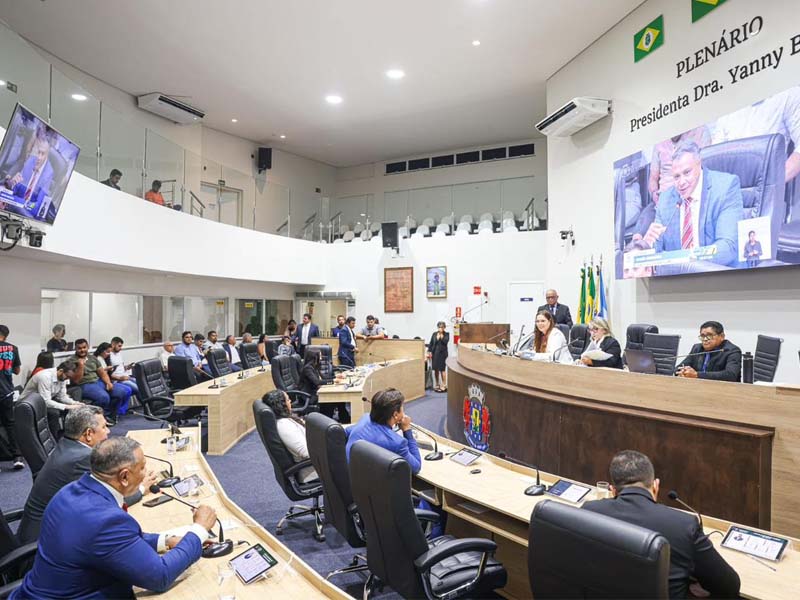 Câmara de Juazeiro do Norte aprova projeto para espaço de aeromodelismo e entrega moções de honra ao mérito em sessão ordinária