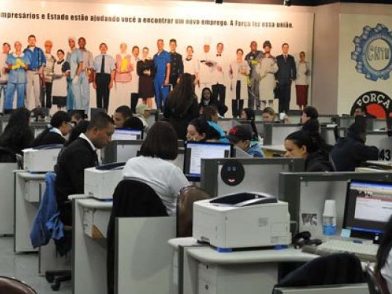 Setor de serviços cresce 0,3% em julho, mostra IBGE