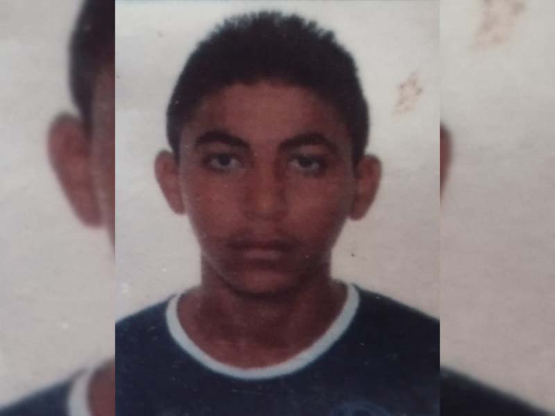 Vídeo: homem morre após atirar contra policiais do RAIO durante apreensão de armas e drogas, no Crato