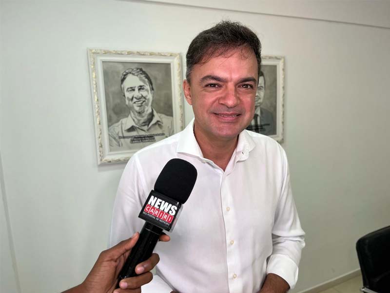 Deputado Fernando Santana presta apoio a alunos de medicina de Juazeiro do Norte diante de aumento abusivo nas mensalidades
