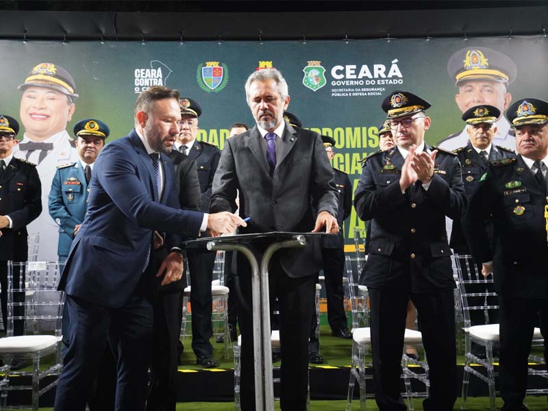 Polícia Militar do Ceará ganha 60 oficiais após promoção comandada pelo governador Elmano de Freitas