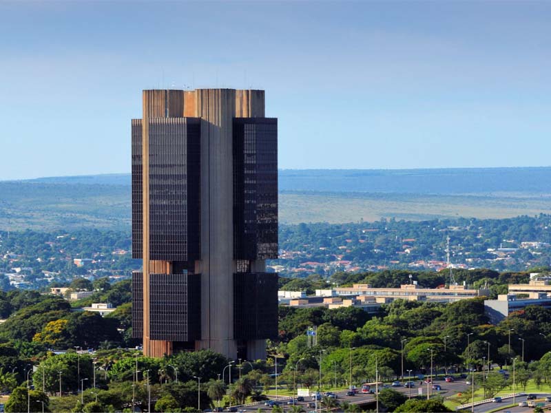 Prévia do PIB supera expectativa do mercado e sobe 0,4% em agosto