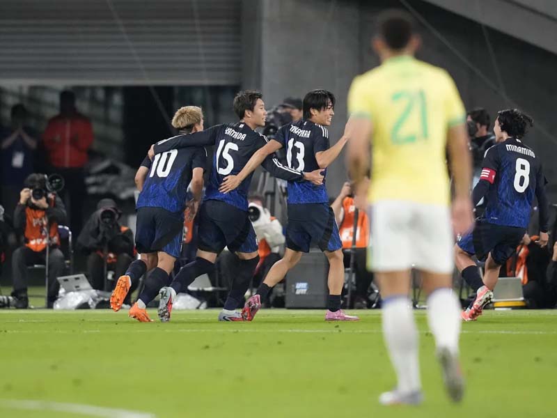 Brasil sofre virada e perde do Japão pela primeira vez na história
