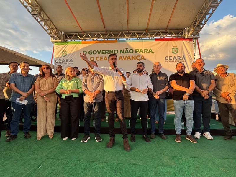 Secretário Fernando Santana inaugura 3 novos sistemas de dessalinização de água em Acopiara