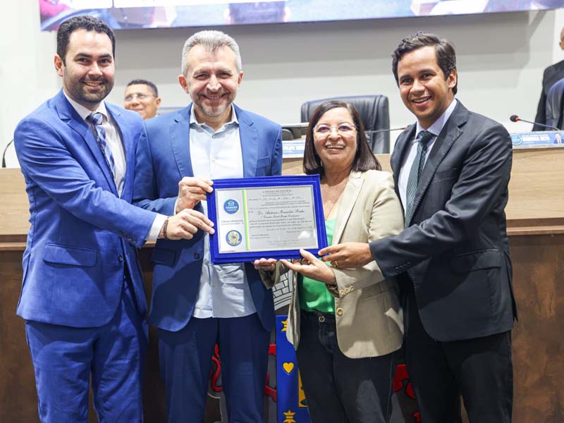 Câmara de Juazeiro do Norte realiza sessão com solenidade de outorga de Título de Cidadão Juazeirense ao professor Ivanildo Pinho