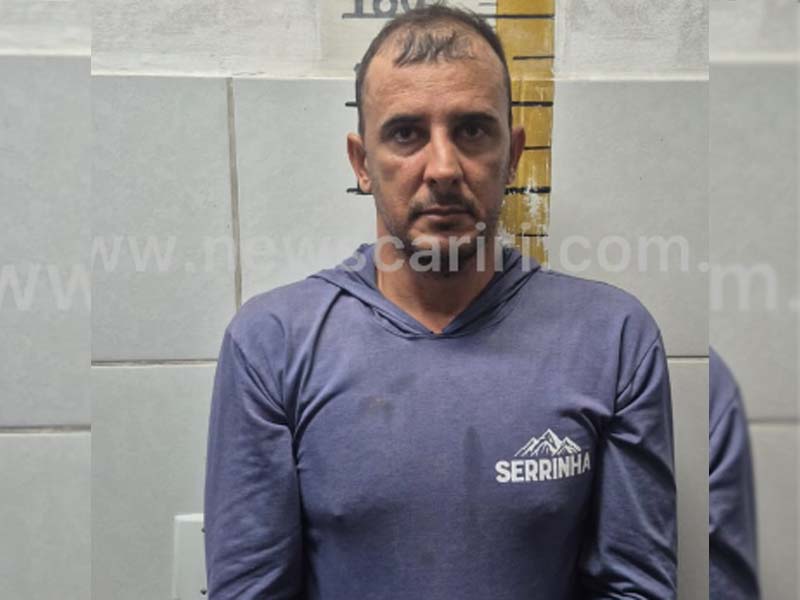 Vídeo: Polícia Civil prende homem, em Brejo Santo, acusado de matar três pessoas e atear fogo nos corpos das vítimas em Pernambuco