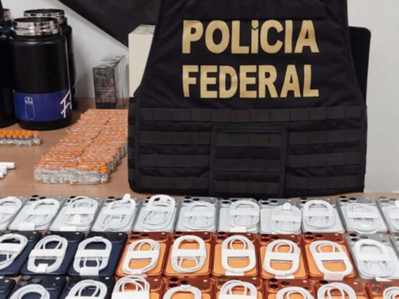 Vídeo: PF prende homem suspeito de crime de descaminho ao desembarcar com celulares sem pagar tributos, em Juazeiro do Norte