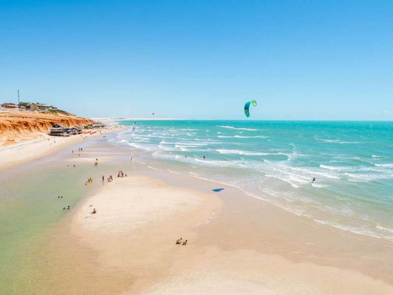 Ceará lidera turismo no Nordeste pelo terceiro mês consecutivo e supera média nacional