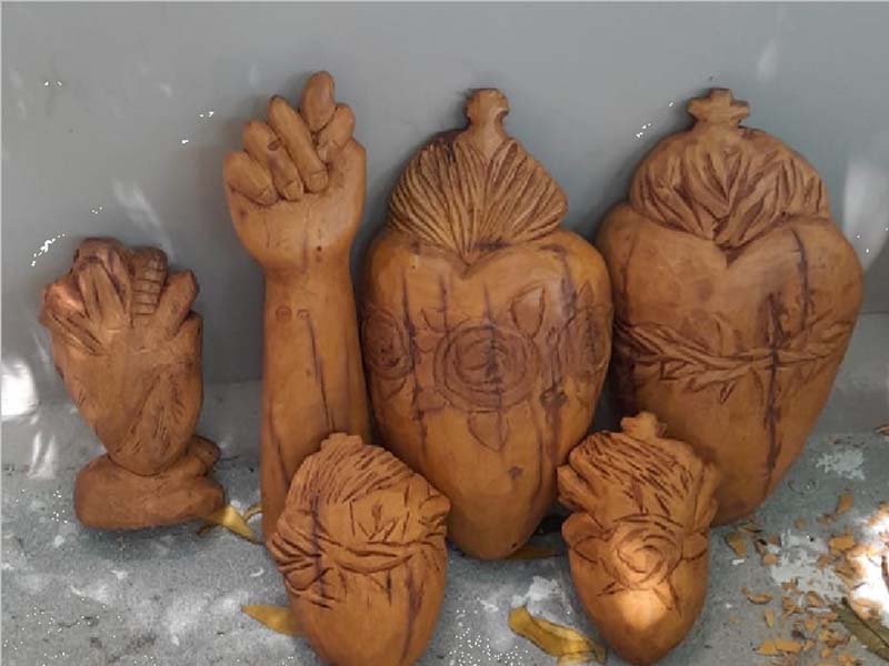 Oficina oferece aprendizado em escultura religiosa no Centro de Artesanato de Juazeiro do Norte
