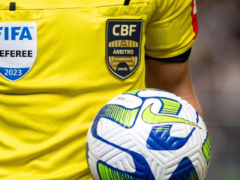 CBF convida todos os clubes das séries A e B do Brasileirão para debate e melhorias da arbitragem; 10 dos 40 times comparecem