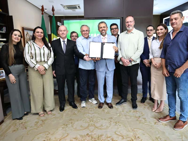 Novo parque industrial calçadista do Ceará terá investimento de R$ 40 milhões e geração de 800 empregos, anuncia Elmano de Freitas
