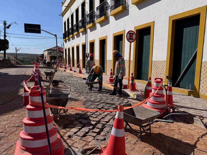 Obras de modernização levam fiação subterrânea ao Centro Histórico de Barbalha