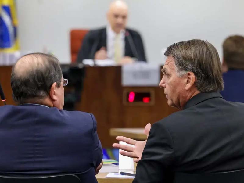Moraes nega pedido da defesa e mantém prisão domiciliar de Bolsonaro