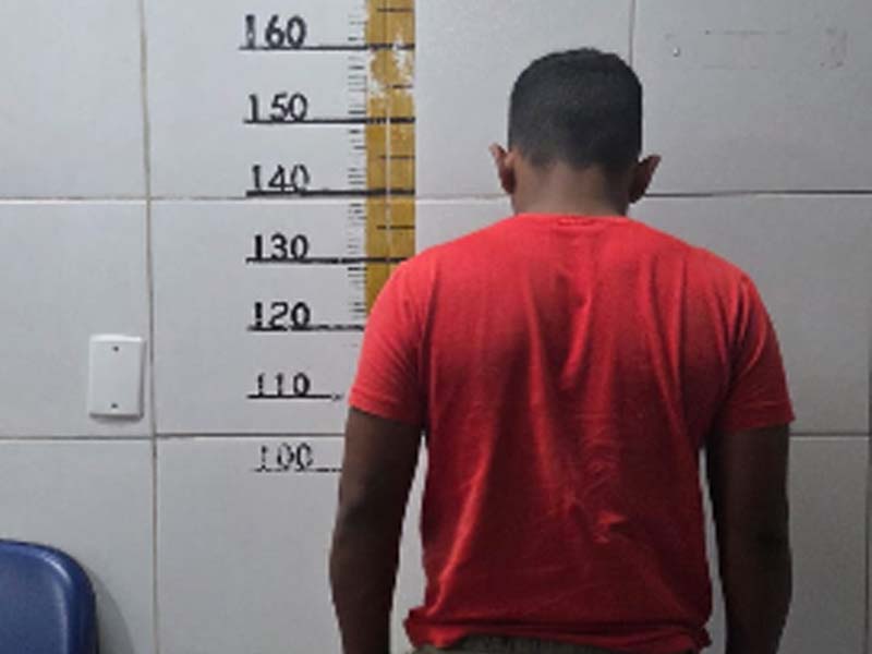 Vídeo: polícia prende suspeito de participação no assassinato do homem que perdeu o controle de carro e invadiu metalúrgica após ser baleado, em Barbalha