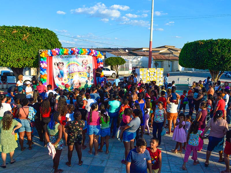 Celebração do Dia das Crianças em Salitre: Um Sucesso de Alegria e Confraternização
