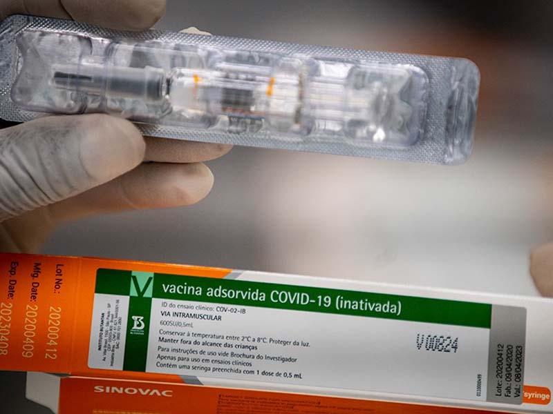 Brasil e Índia firmam acordo para fortalecer produção de vacinas