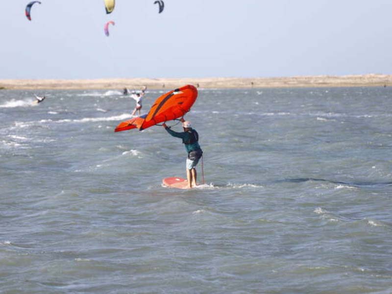 “Melhor lugar do mundo”: Ceará se consolida como destino global para a prática do kitesurfe