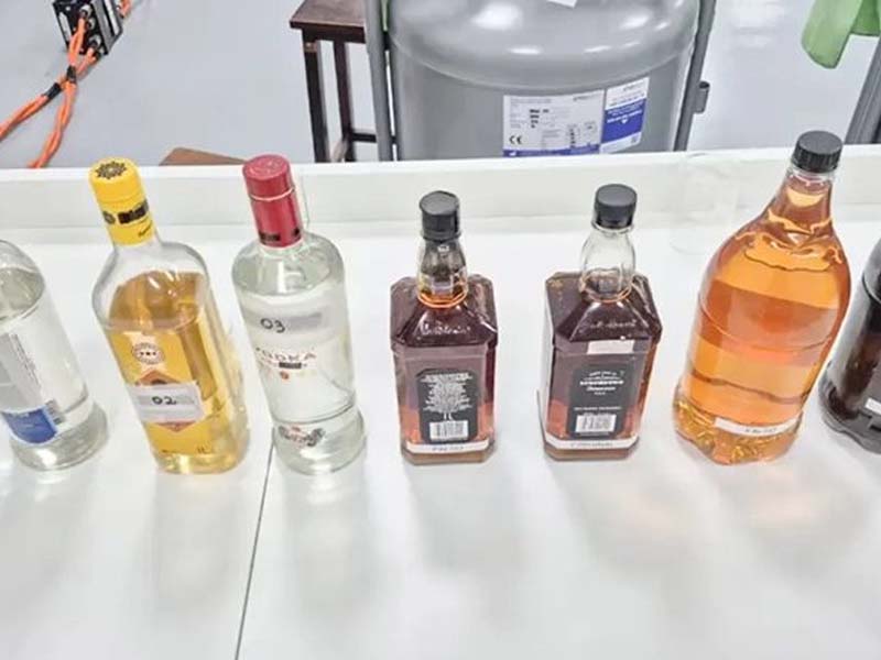 Homem achado morto em casa é um dos casos suspeitos de intoxicação por metanol no Ceará