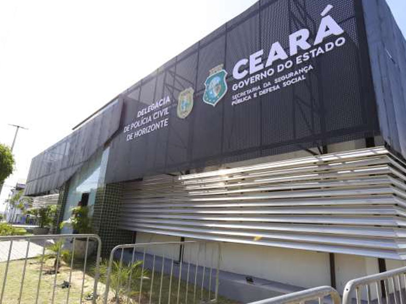 Filha é presa em Sobral por enviar falsas ameaças de facção para expulsar a própria mãe de casa