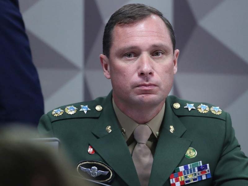 Exército desiste de dar férias a Mauro Cid e o agrega de novo à Força