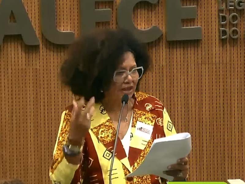 Secretária de Direitos Humanos do Crato, Zuleide Queiroz, toma posse na ALECE; ela é a primeira mulher negra a ocupar uma cadeira na Casa