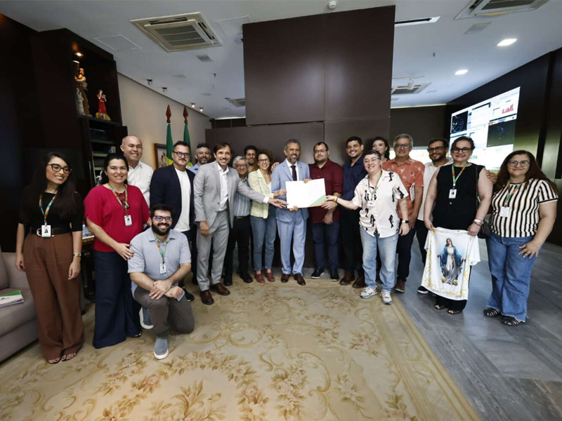 Governador Elmano de Freitas anuncia criação do Plano de Cargos e Carreiras para os servidores da Cultura