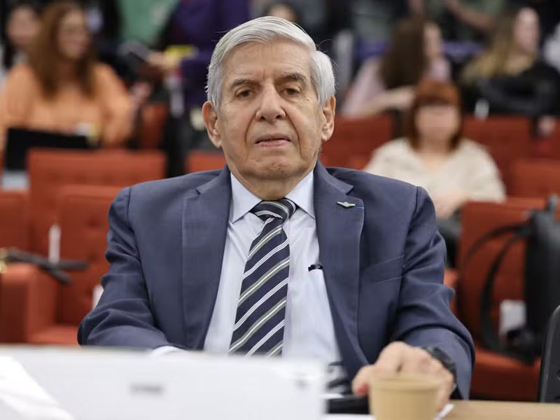 Antes de ser levado à prisão, General Heleno diz em exame que tem Alzheimer desde 2018