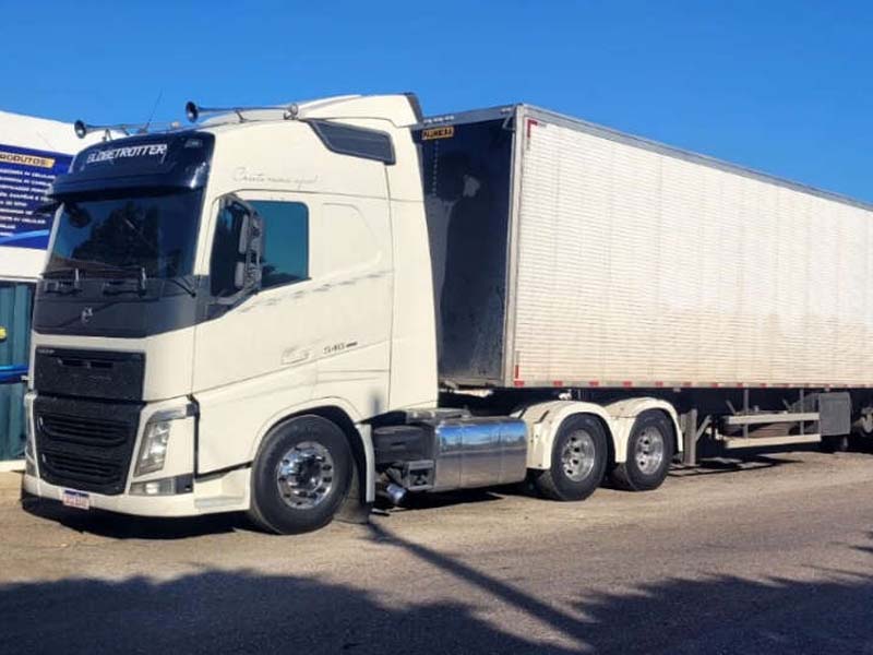 Operação de fiscalização da Sefaz-CE apreende tecidos e bebidas irregulares