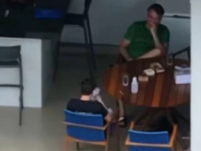 Defesa de Bolsonaro nega uso de celular durante visita de Nikolas Ferreira e responde ao STF